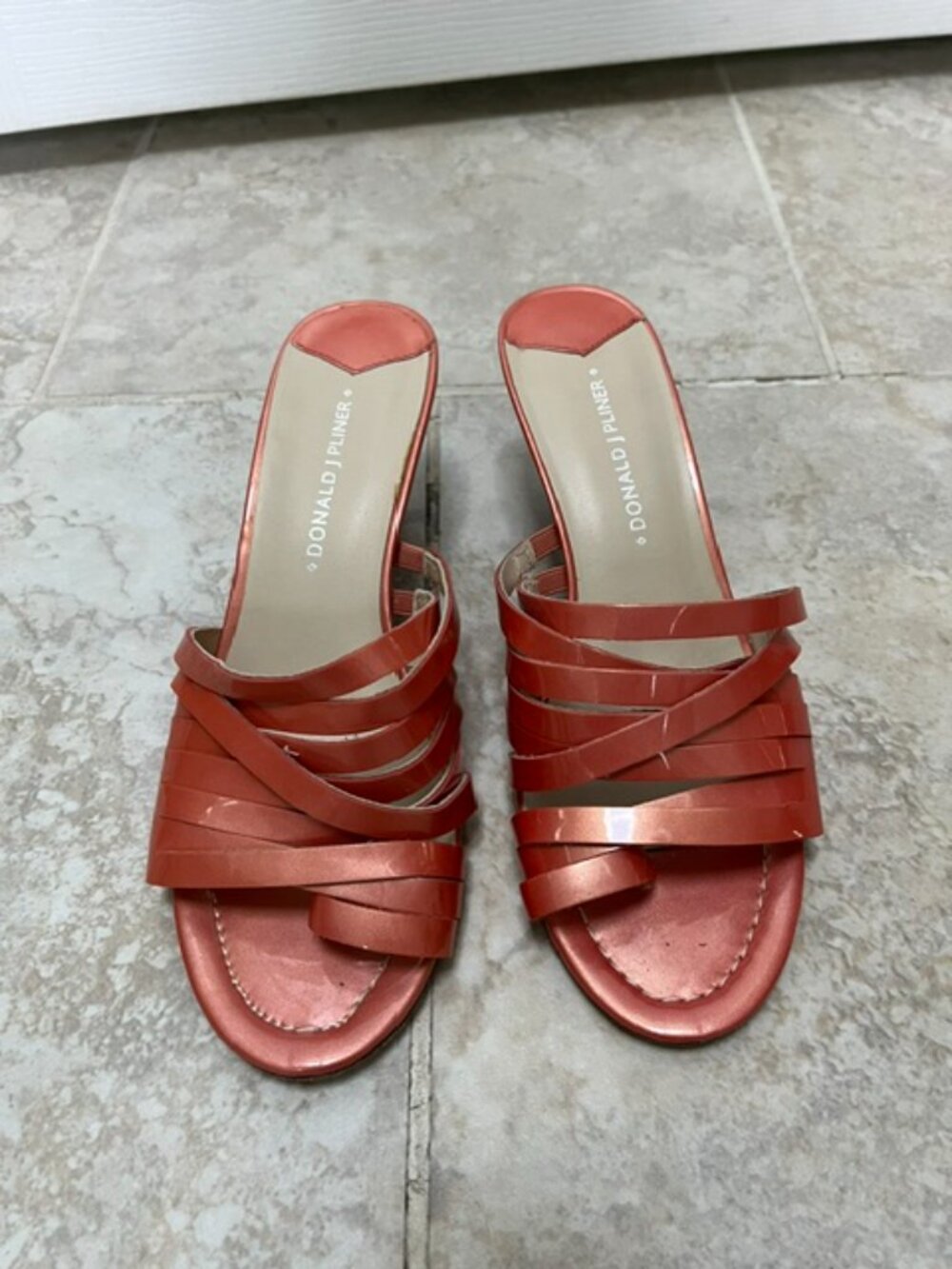 Donald J. Pliner Coral Patent Thong Sandal Size 7 M